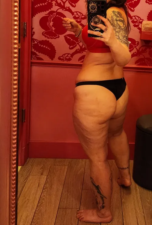 Standing Hip Cleavage