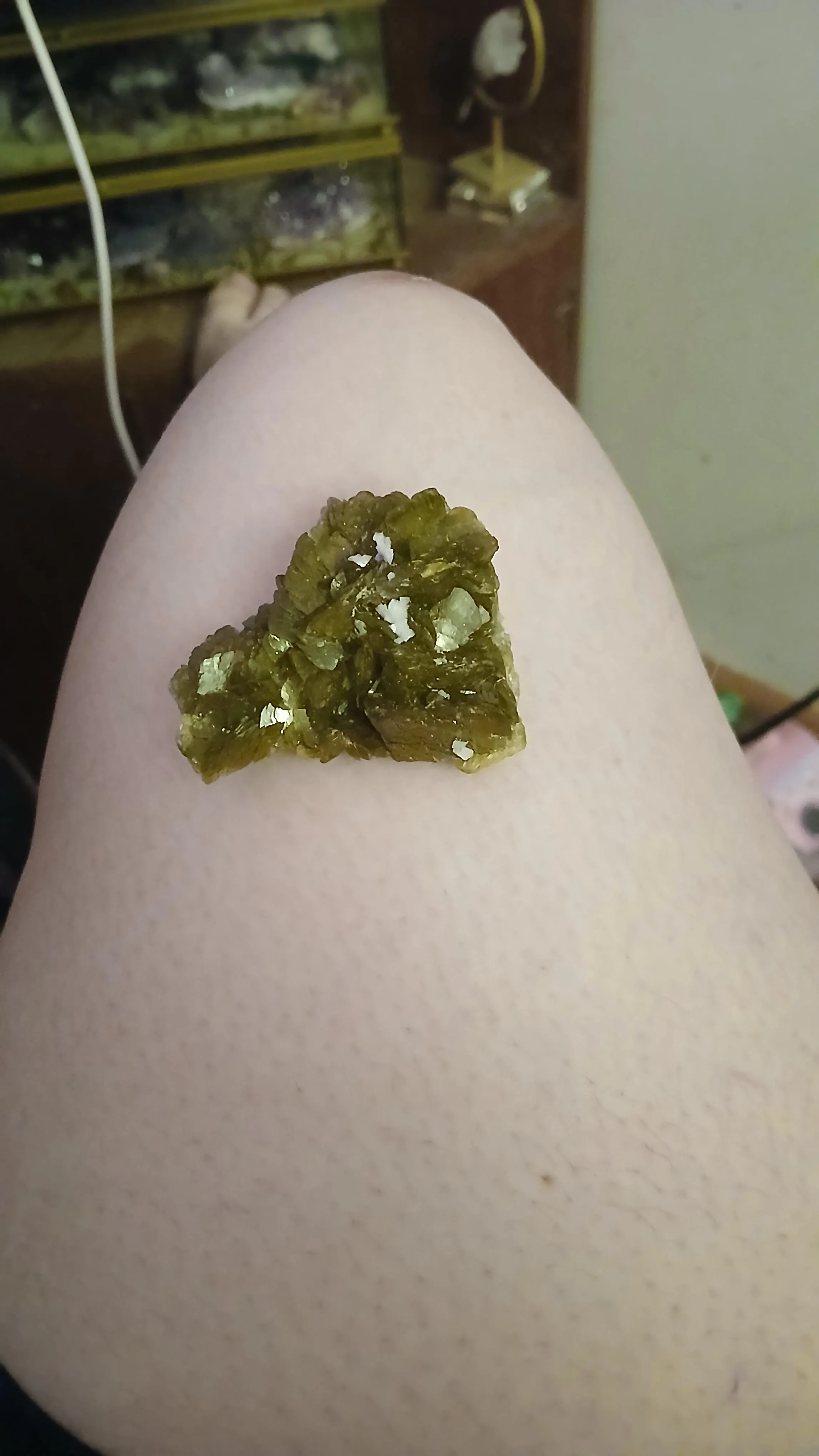 Thigh mineral holder 😆