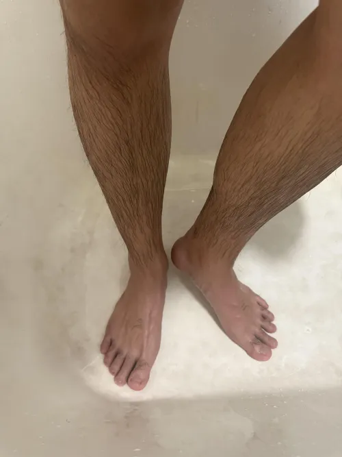 Wet toes😆
