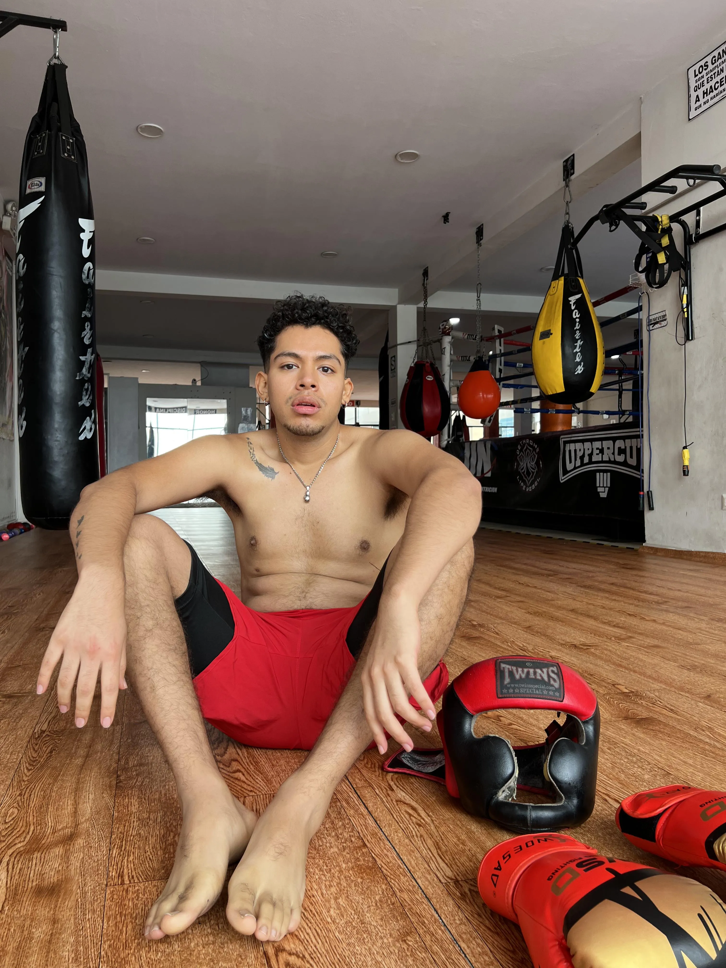 Would you smell these sweaty feet? Haha I just finished my workout 💦