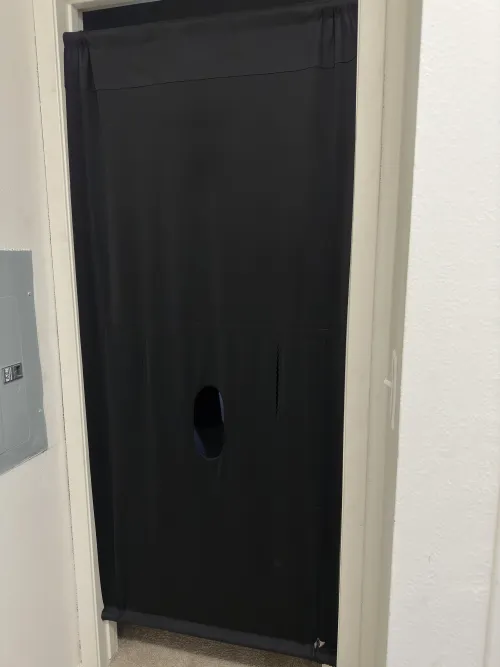 31 M4M Belleville. My mouth is bored and still seeking nice big cocks needing to be throated properly and swallowed at my gloryhole. A consistent reg would be nice. Clean and expect the same. Serious only, don’t let me down