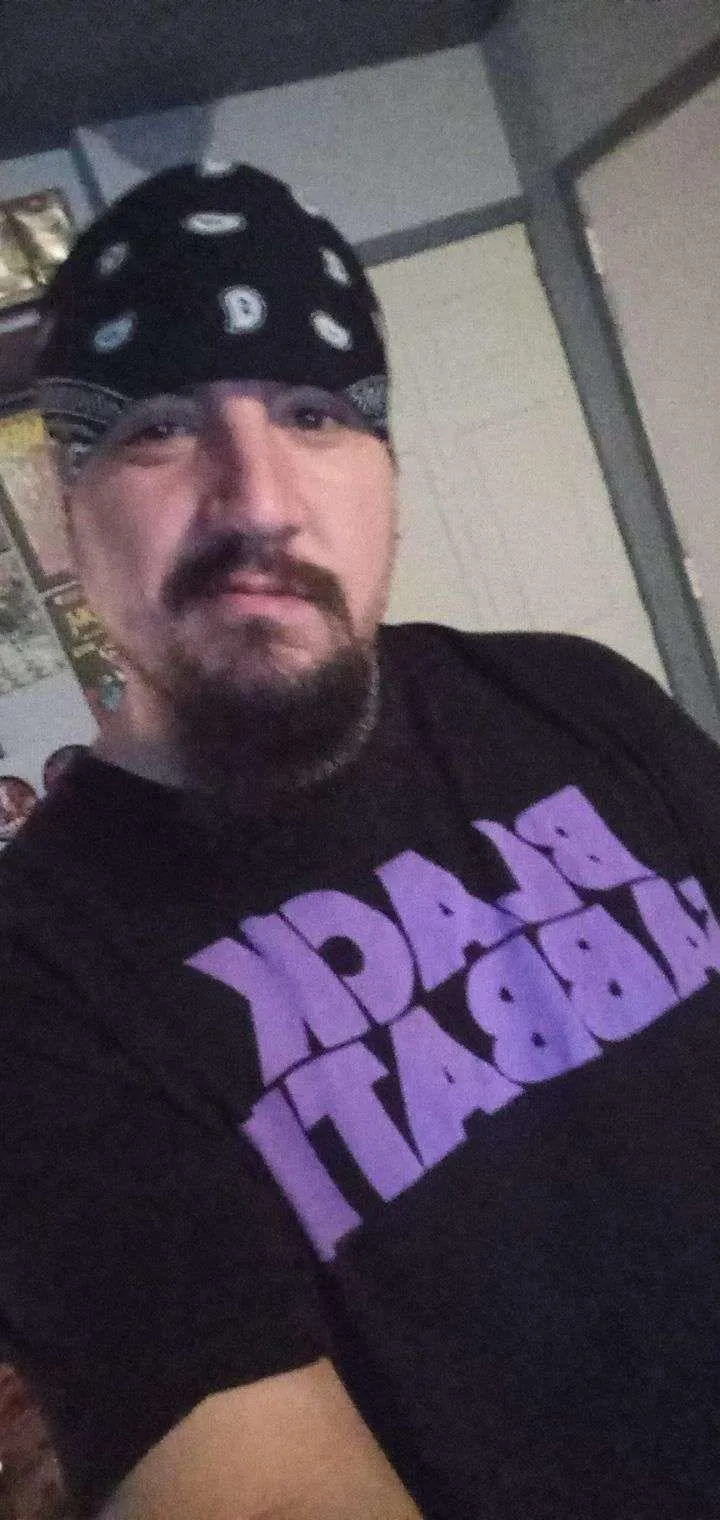 39, Taylor, downriver, m4f FWB or couple that wasn't a 3rd.