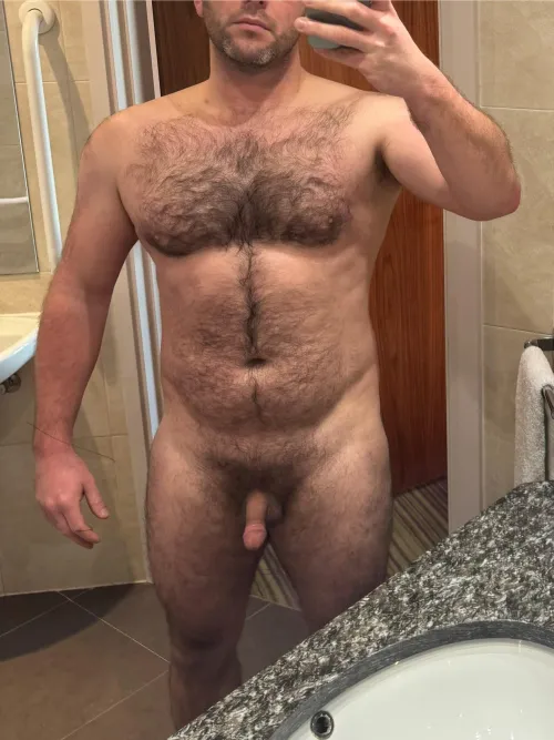 40 m uk, looking for an f wants to join me in my hotel? DMs are open.