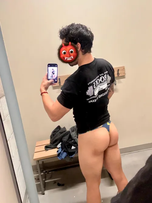 “Get in Loser, we’re going shopping”…in our thongs 👅