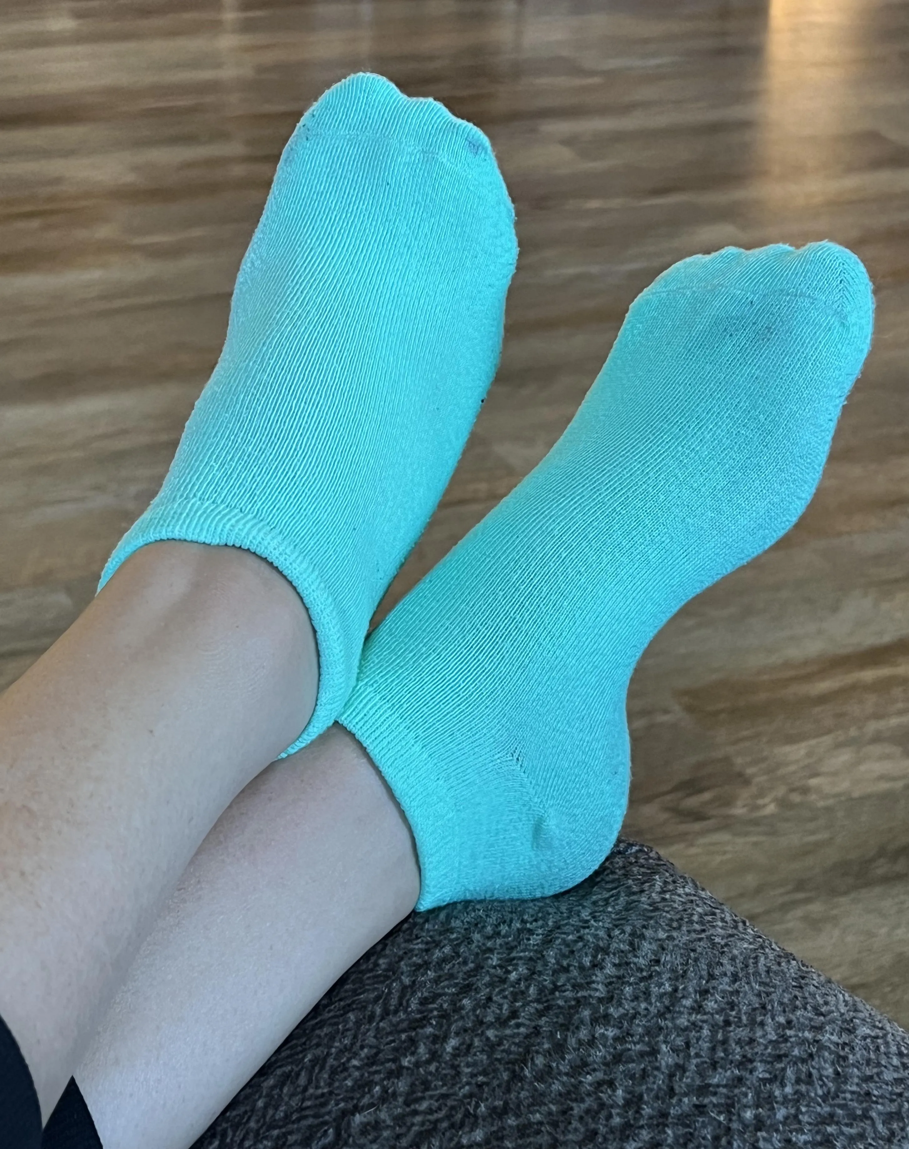 i’m hoping this tantalizing teal has you in a trance!