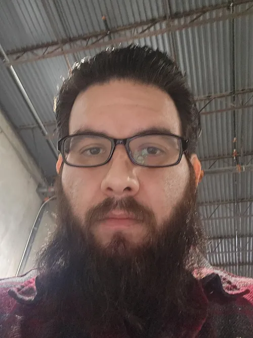 M4F 35 male, local and mobile, looking for a pretty pussy to suck and fuck