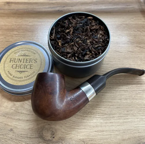 Peterson Xl90 Christmas 2012 with Boswell Hunter’s Choice. Great smell from the jar, georgeous smoke and taste. Really liked it.