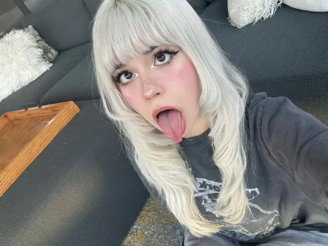 seeing the back of my own throat turns me on