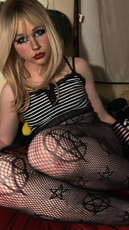 Step dad found my reddit page😣😣