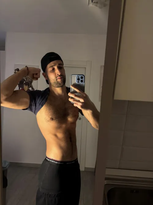 Trimmed my beard today but letting my chest hair grow out