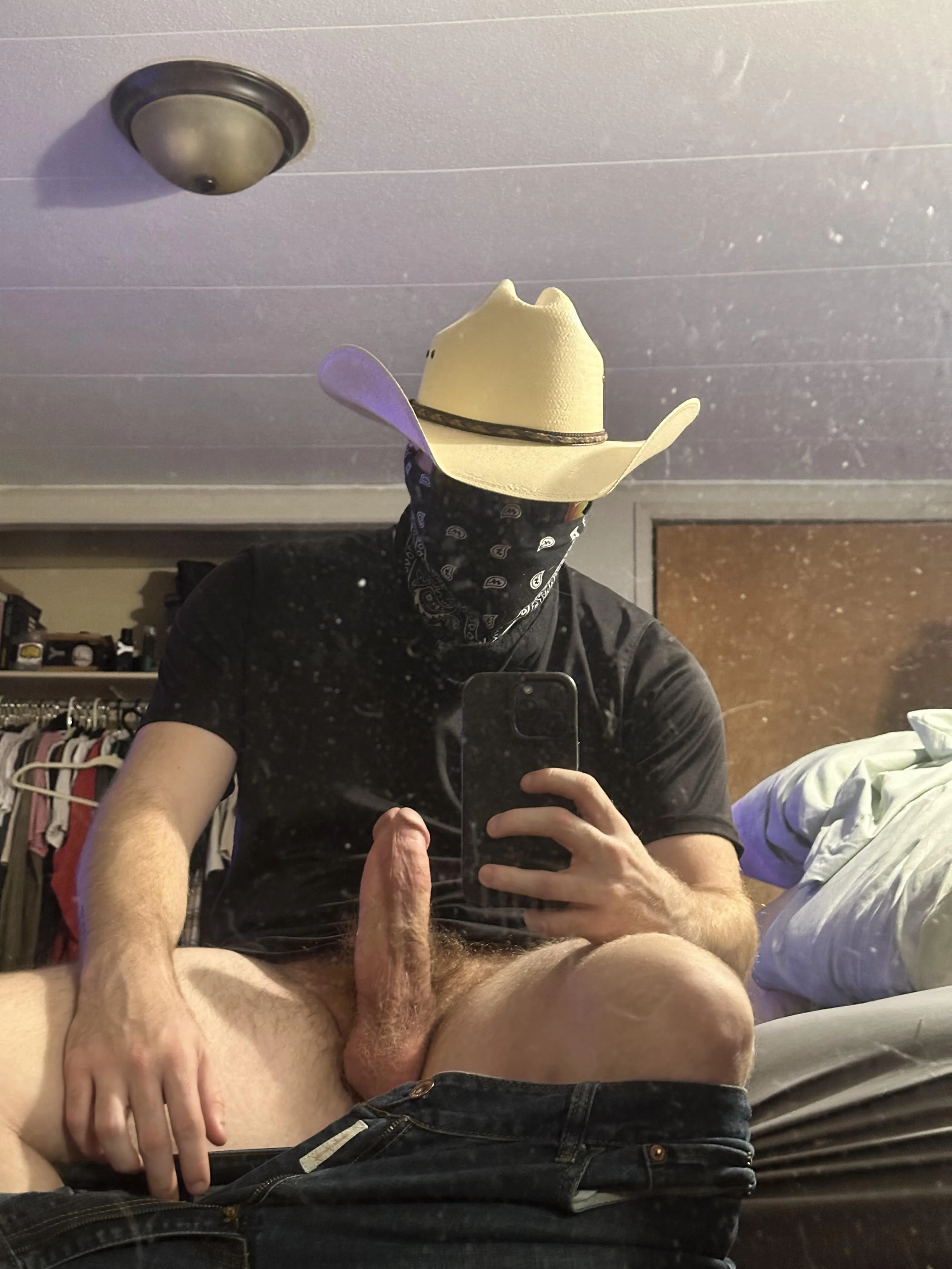 who likes them thick?😏