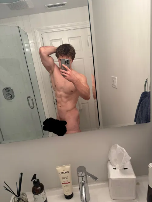 Beta bitches like you dont deserve to see my jock cock unless you tribute me 😈