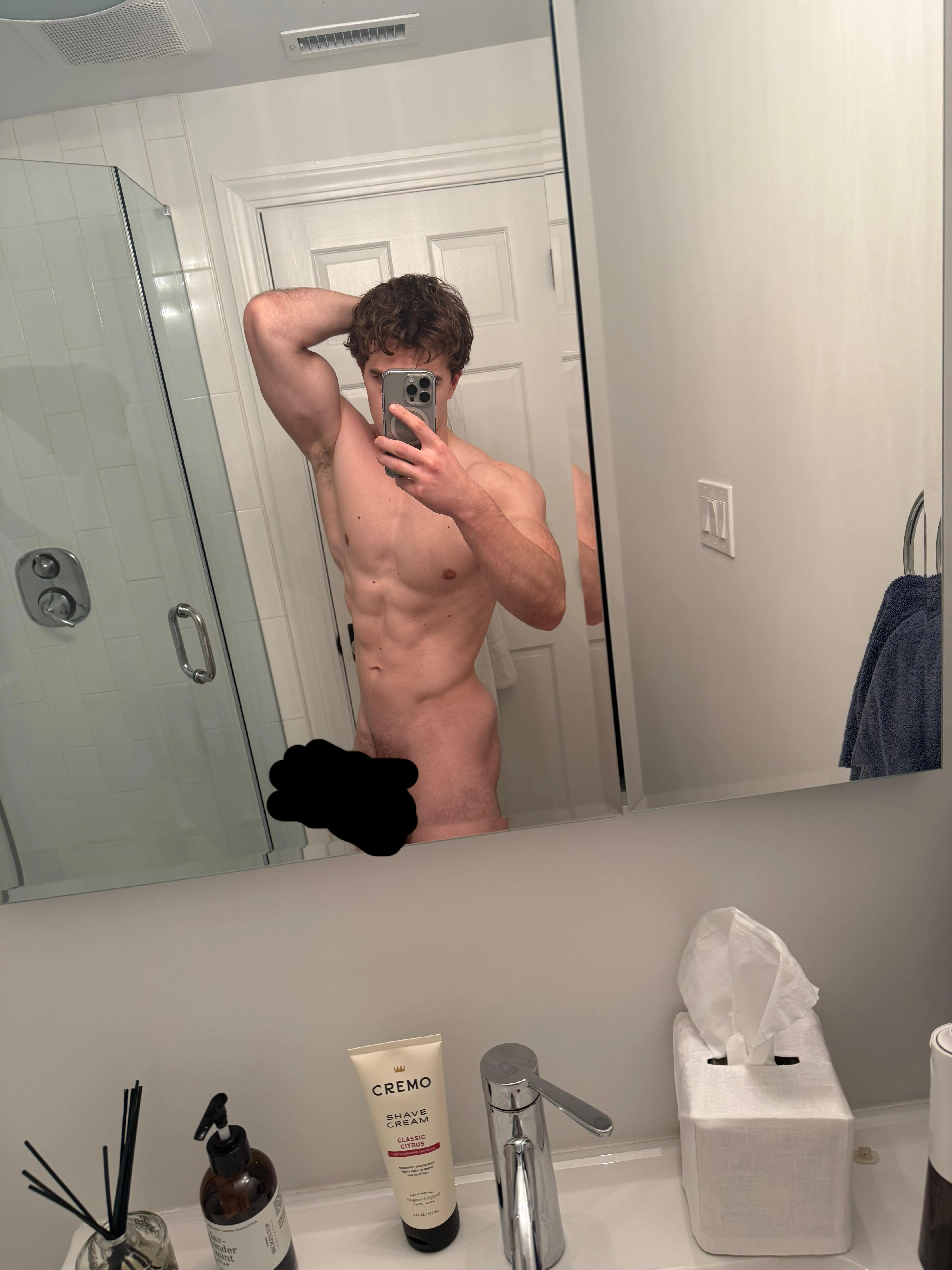 Beta bitches like you dont deserve to see my jock cock unless you tribute me 😈