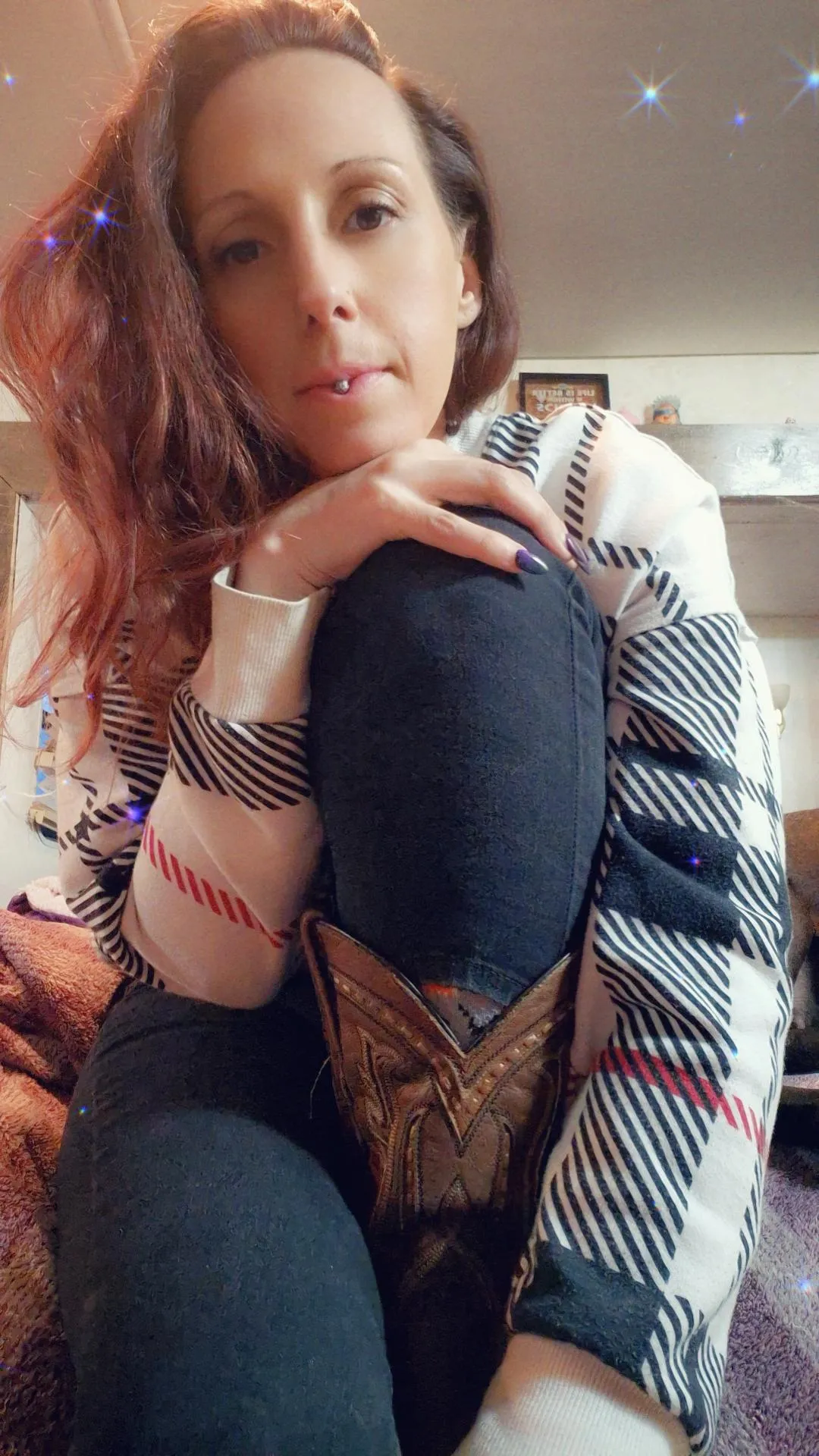 Come say hi! Mommy only bites alittle😏