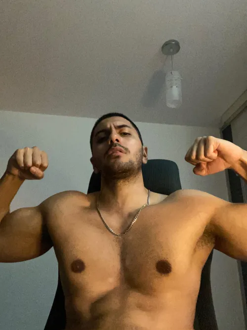 Do you wanna feel the strength of a real man? Dm me sub. I know you need it.