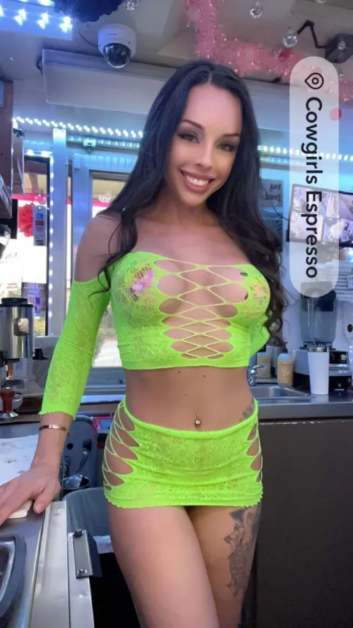 Good morning!! 💋 Come wake up with me at 6331 S 212th St Kent, Wa from 4:30am-11am