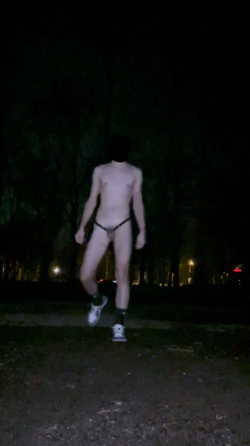 Had some fun in the parking lot 🤭 (cars and road in the background)