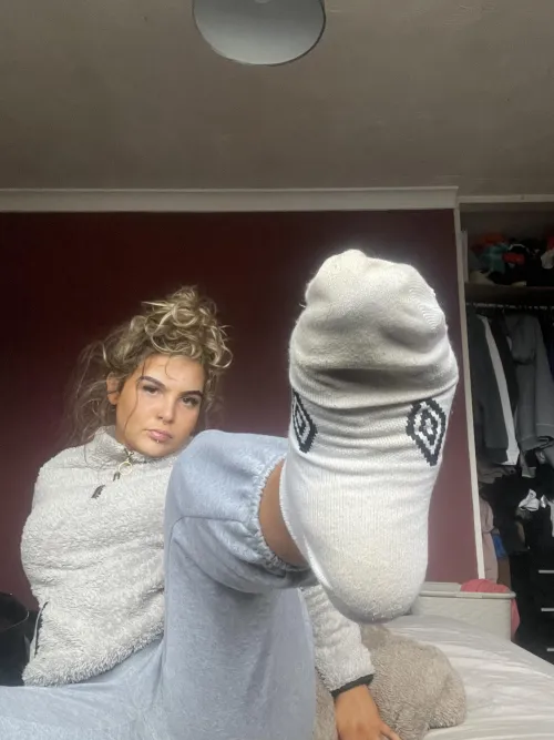 Have a whiff of that smelly sock 😝 [f]