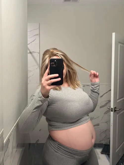 I was on my way out to the gym and had to snap a picture real quick 😎😍