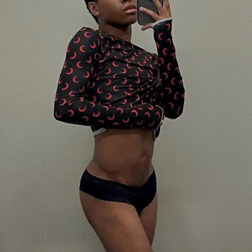 love a good pair of lace panties😋