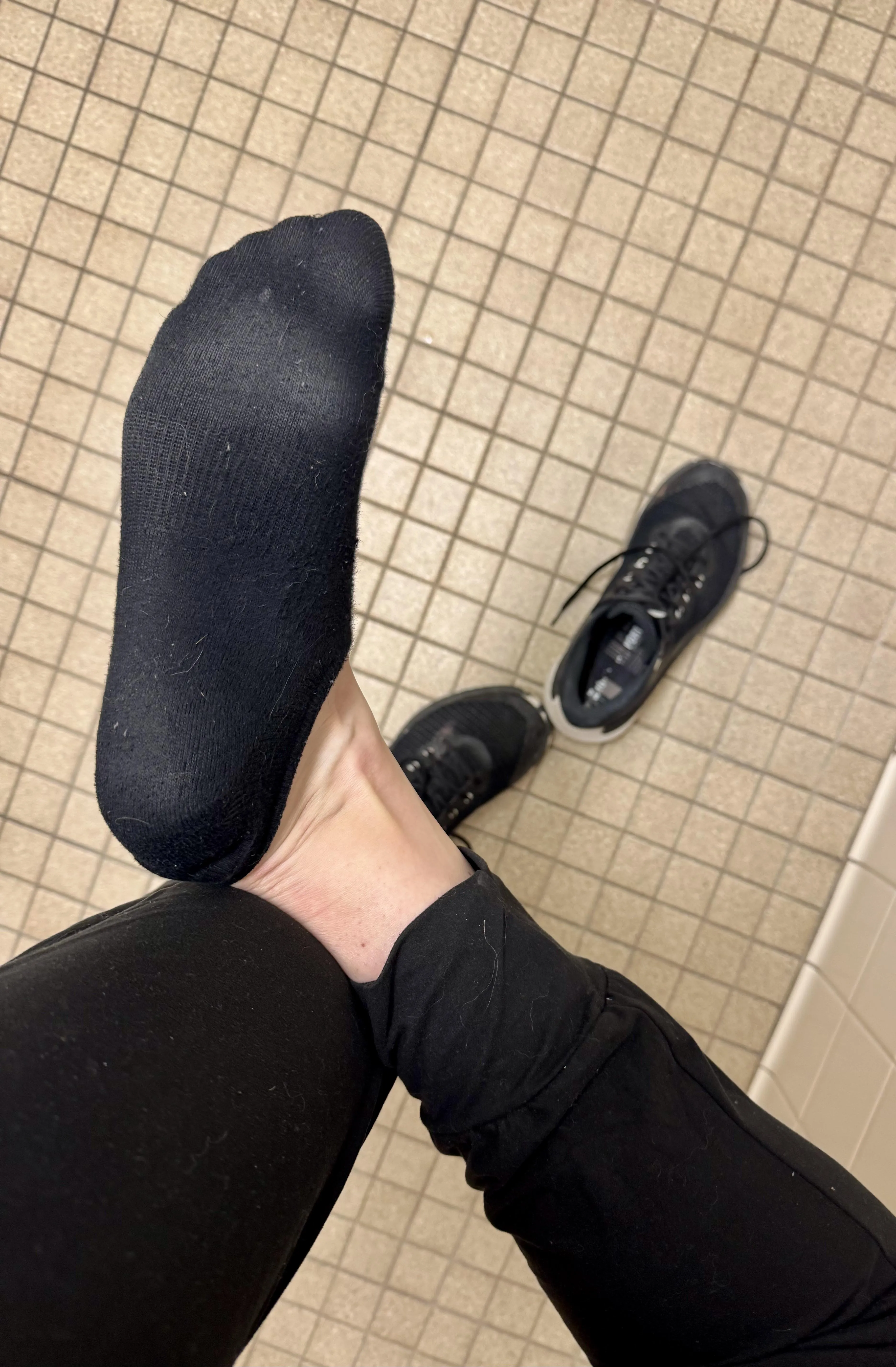 My coworkers dread my 2 week wears. It's day 9 and they can smell them through my shoes 😂[F]