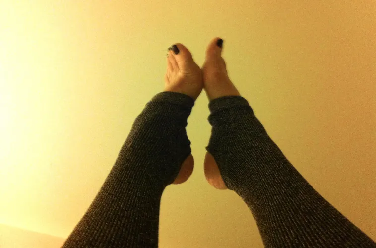My feet in cute legwarmers! Oc