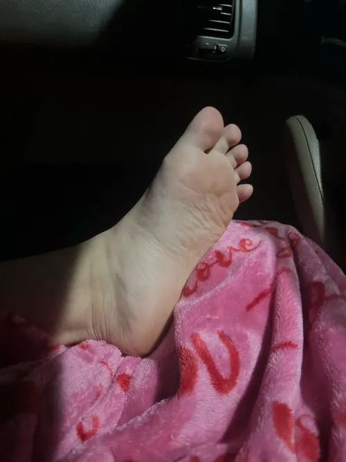 [oc] come lick my feet 🙈