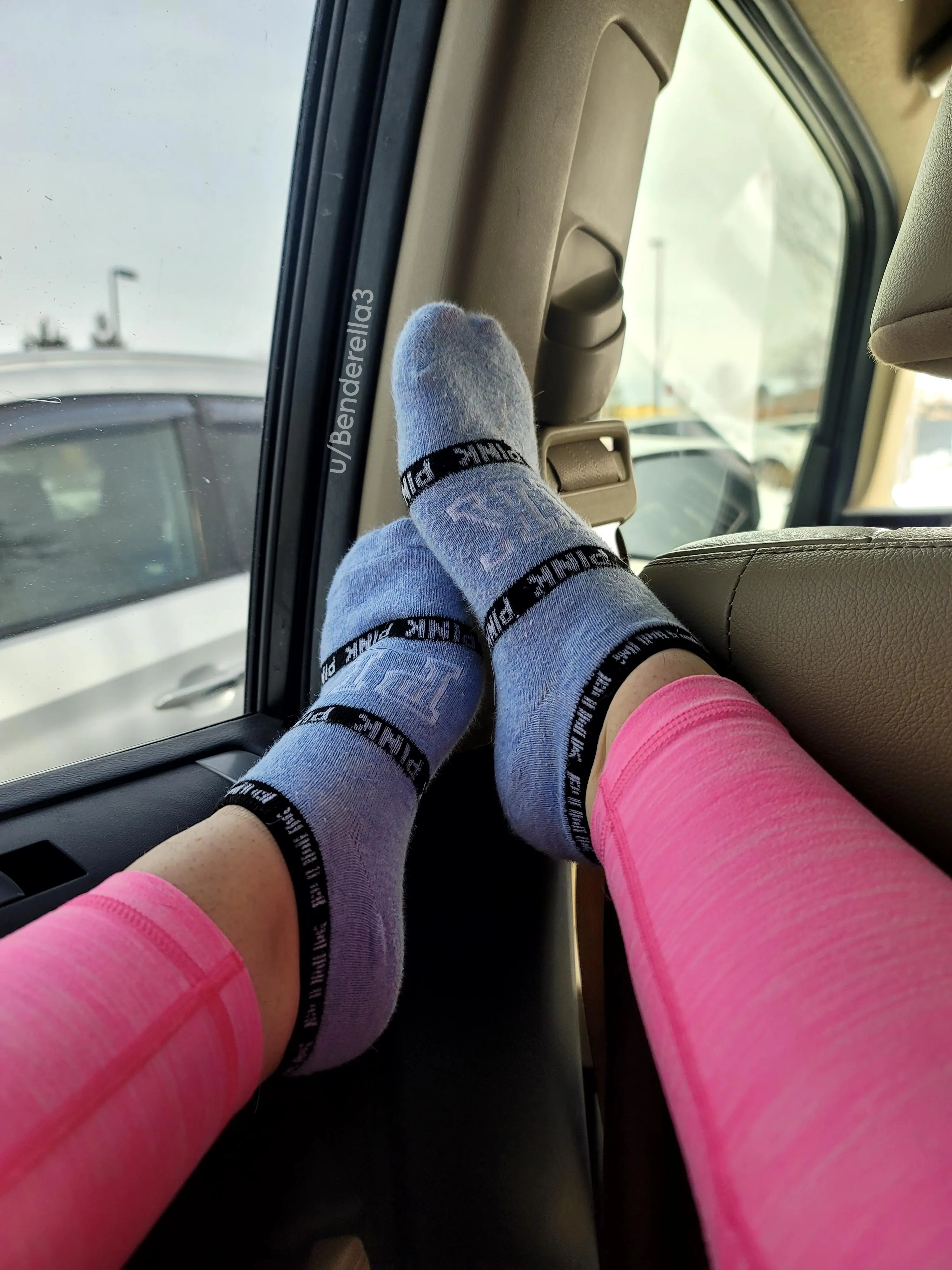 Post gym Victoria's Secret socks 💙 [f]