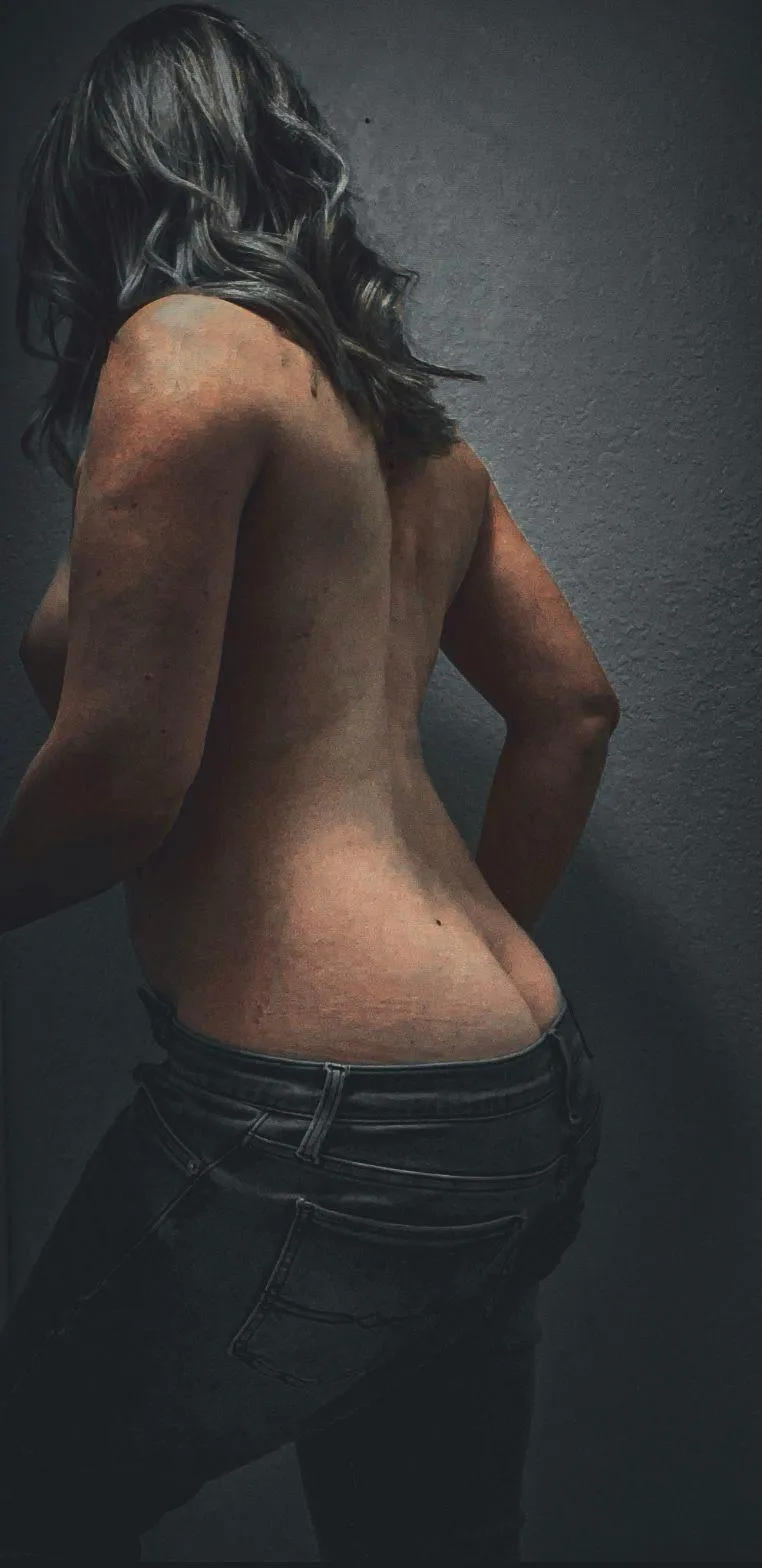 The slow descent into pantlessness [f]