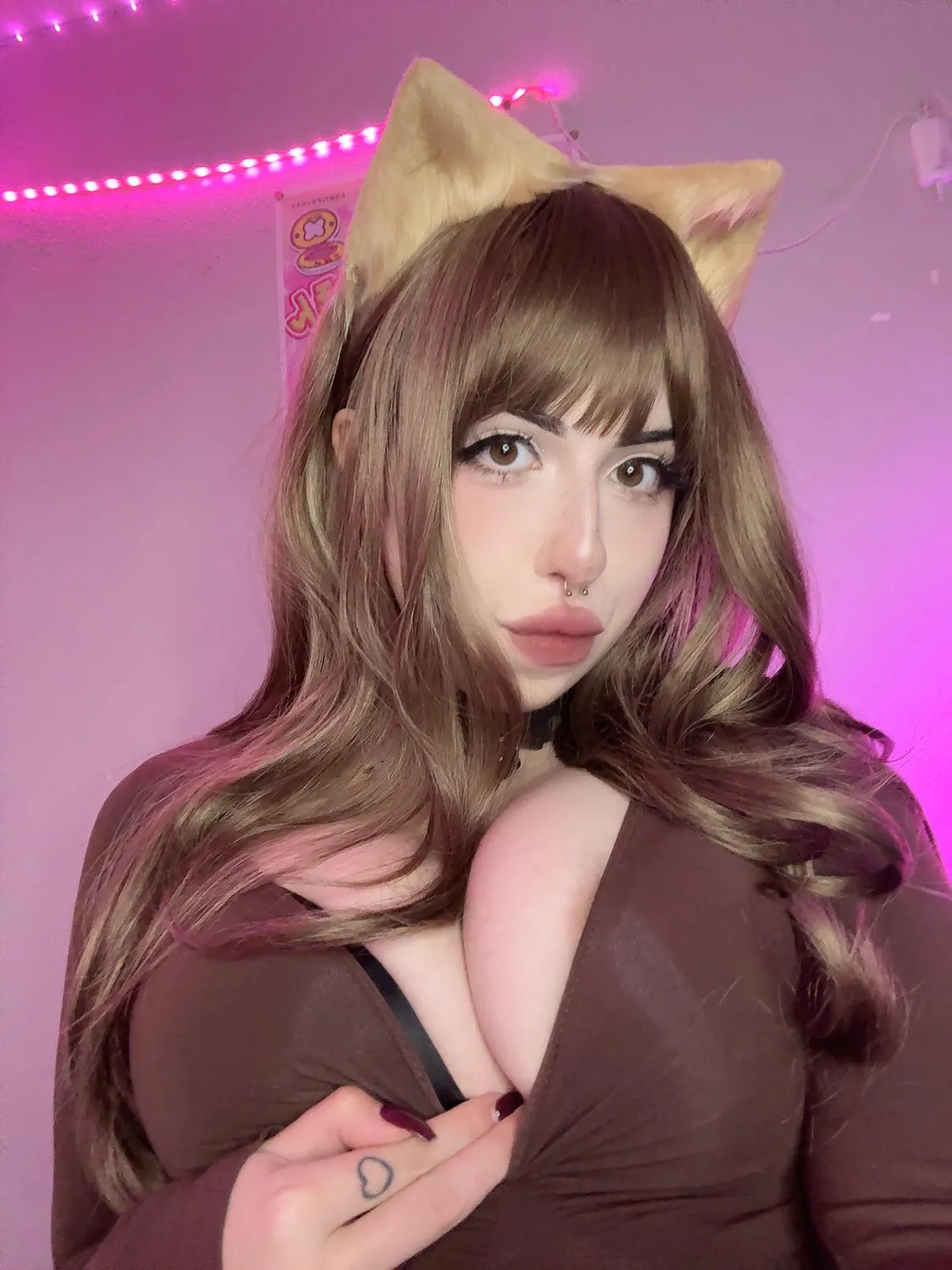 this kitten needs your milk >:3