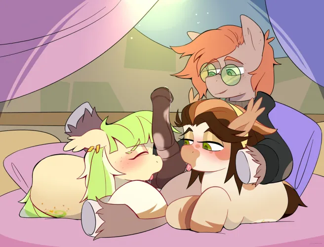 Threesoome, kissing balls (vitalnsfw)