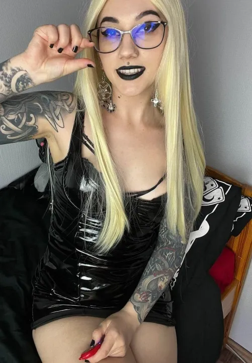 What are you gonna do with that peanut?🤣