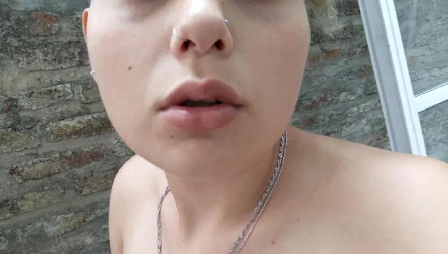 You can imagine me with these sexy painted lips