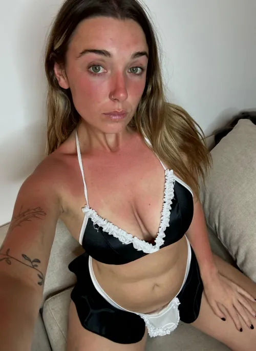 20F I don't mind being your dinner this evening, let me know what time you're going to visit me here