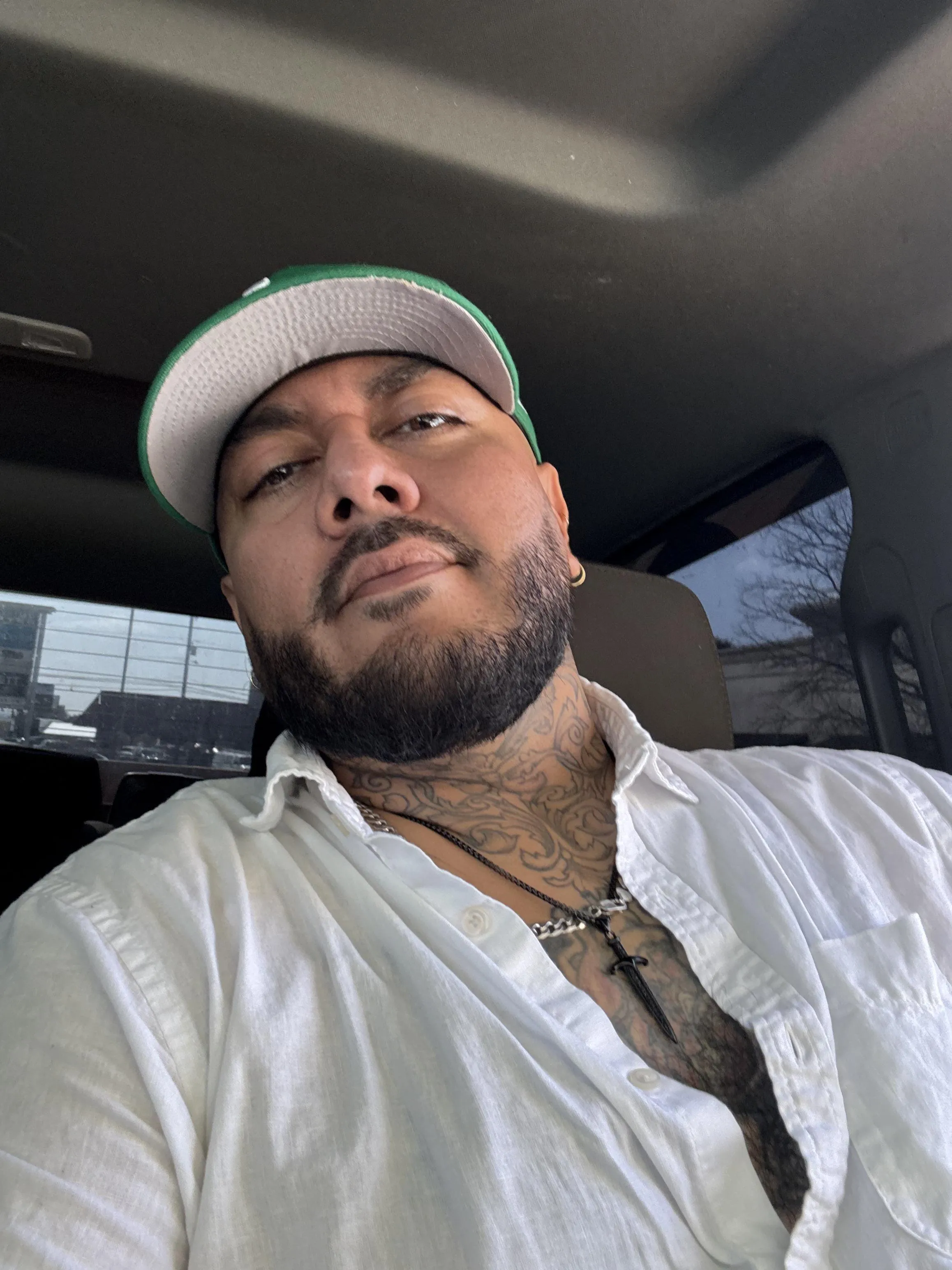 37 m in marble falls / Austin looking for friends to play with