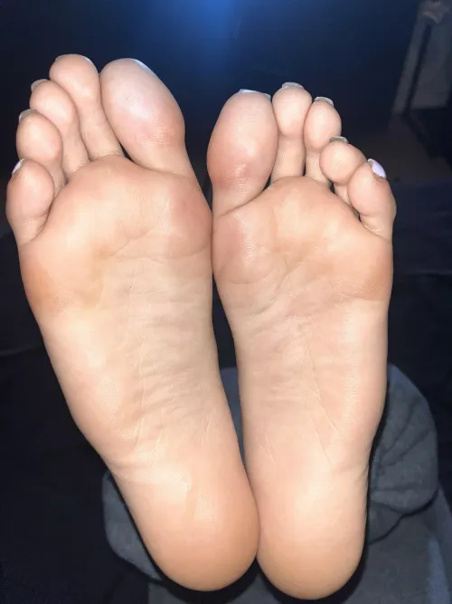 Admire my perfect soles