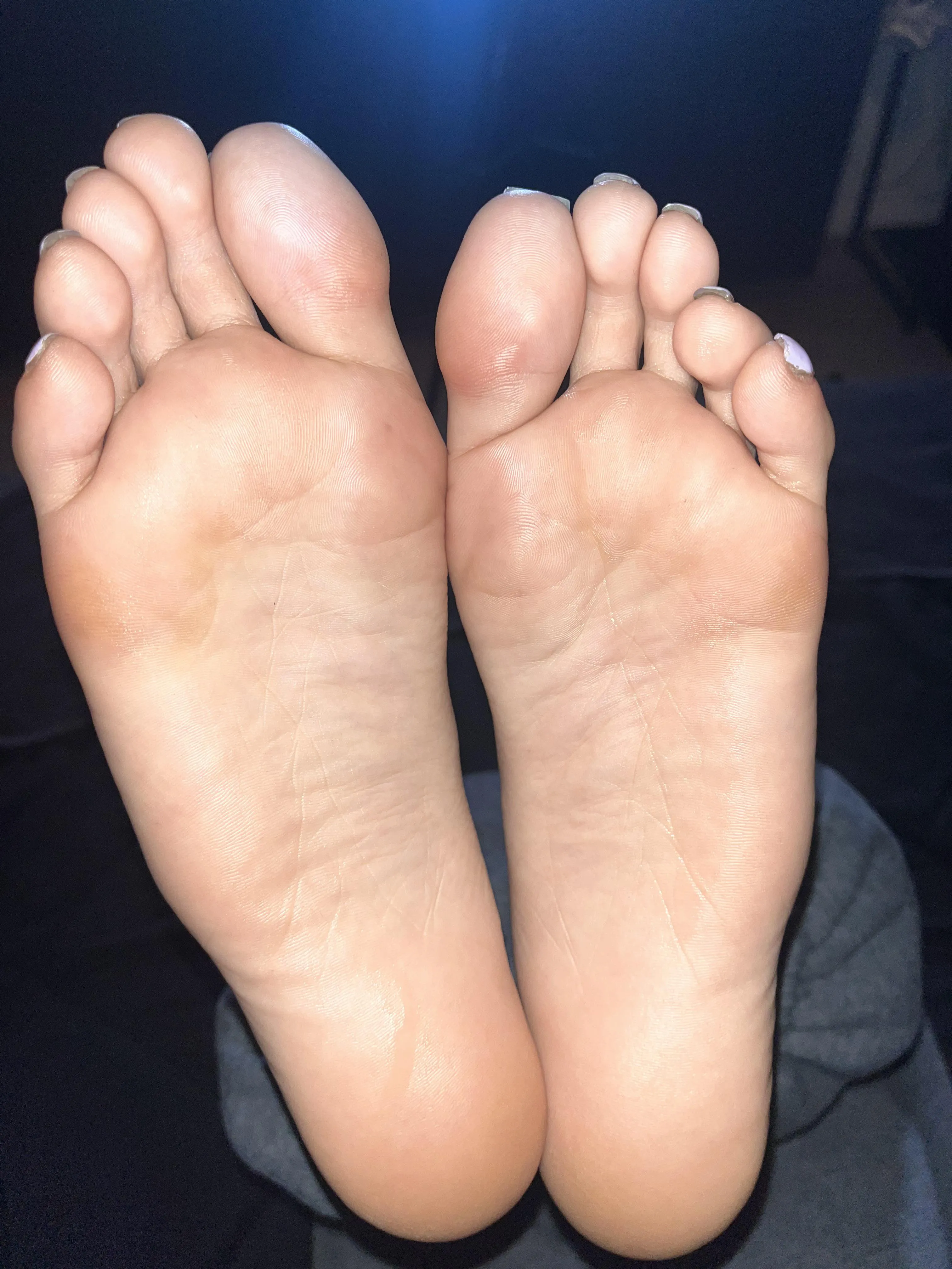 Admire my perfect soles