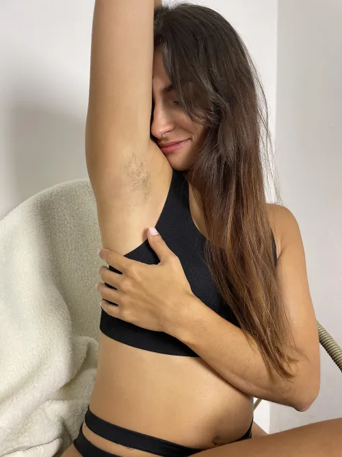 Armpits Sooo hairy and sexy