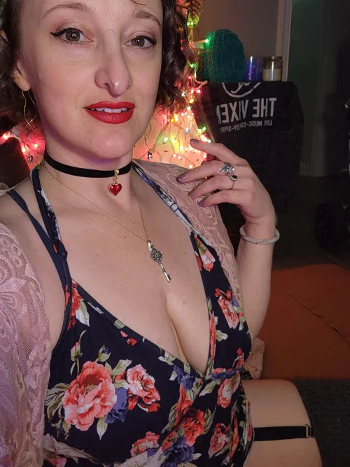 (EDS) garters go with EVERYTHING