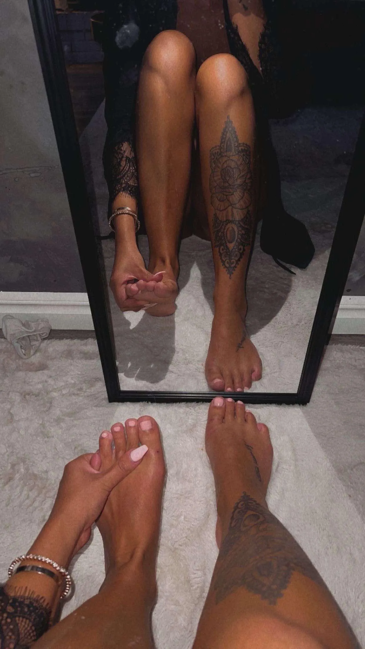 my ex used to be obsessed with my feet 😜🙈