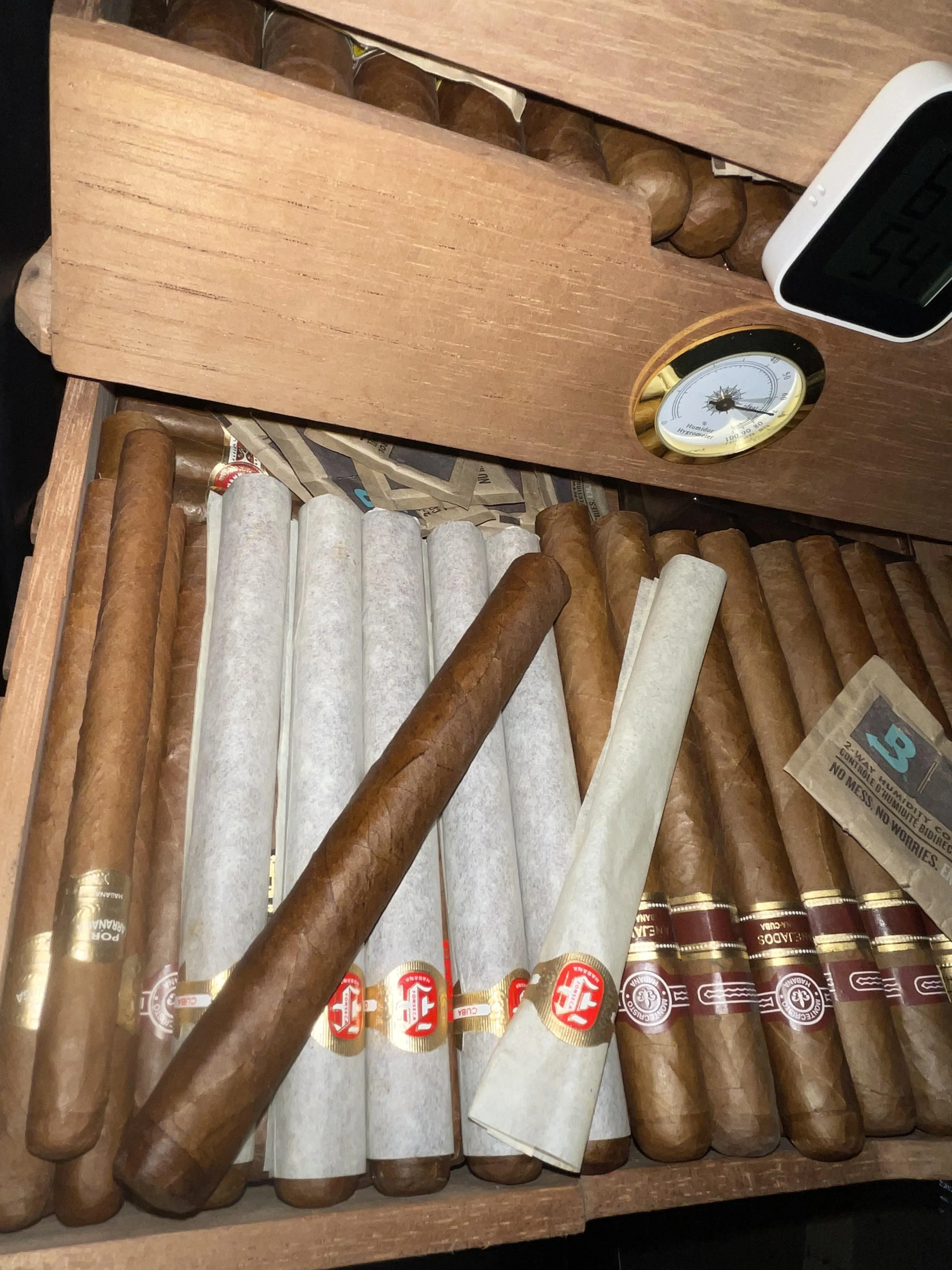 Quarter box of aged fonsecas from FOH just arrived.