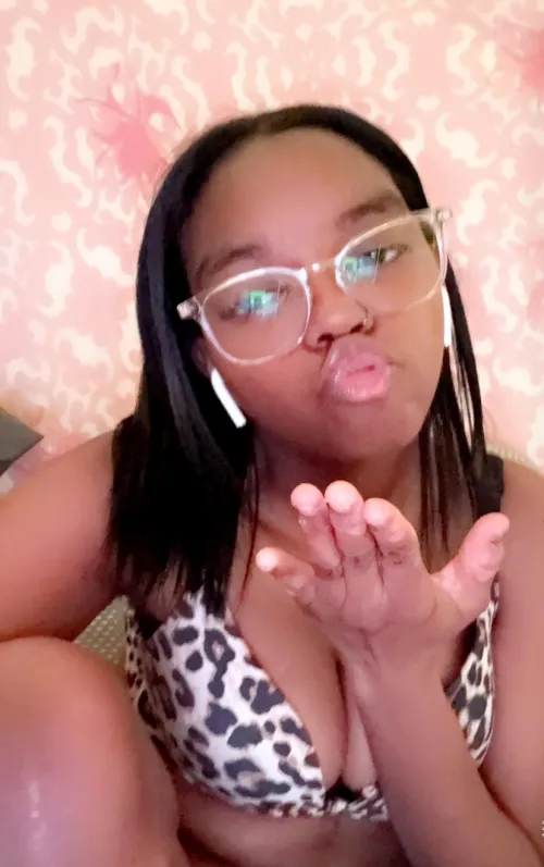 Would u fuck a black girl x