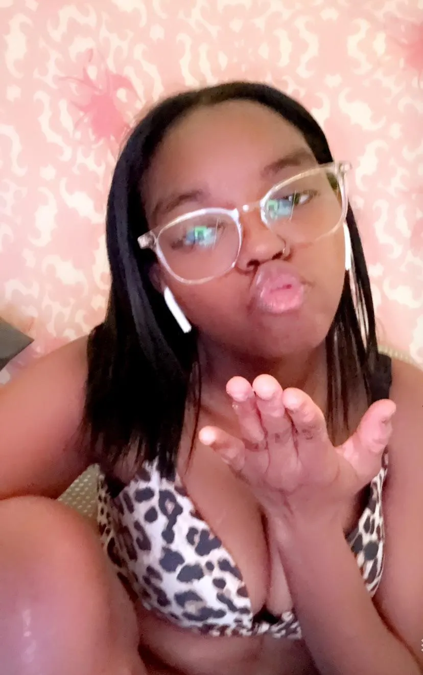 Would u fuck a black girl x