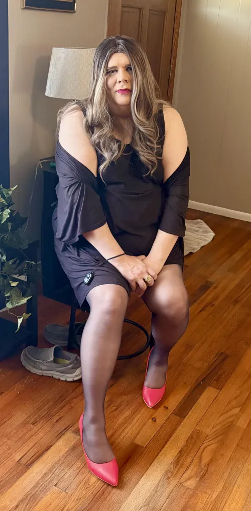 Your fave Sassy Southern Belle Diva here hoping you have a wonderful hump day, afternoon and night! 💋