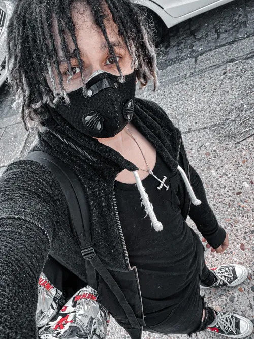 28M 4 F. Lemme spark you up and suck your toes.