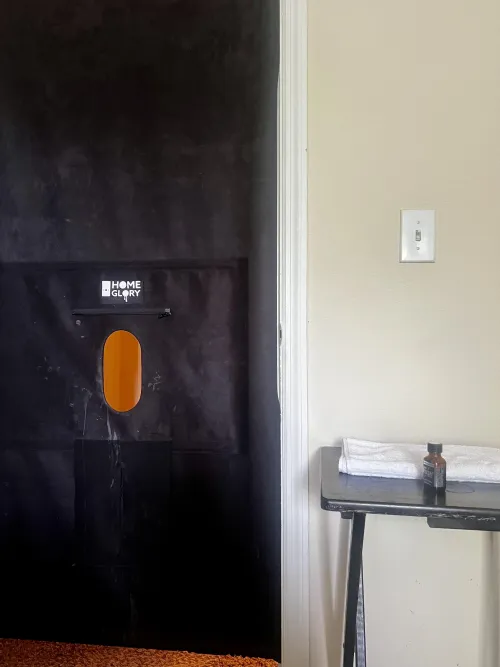 31 [M4M] #ORLANDO — UNIVERSAL AREA GLORY HOLE OPEN TONIGHT FOR HUNG OR FIT. PLEASE SEND PICS IN FIRST MESSAGE.