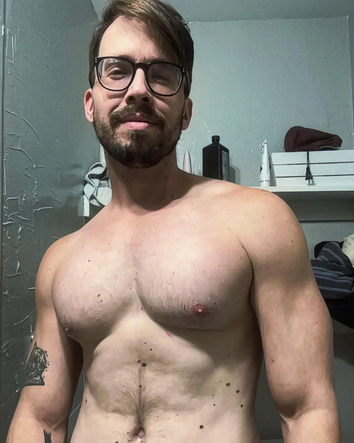 34 looking for fit bros for a bromance Jkvolker