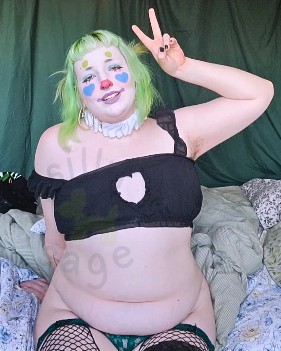 a little cool toned silly while it's still chilly ❄️