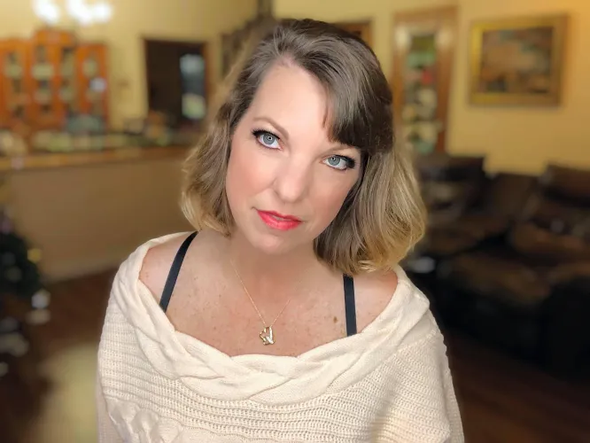 Can I be honest? Every time I get a notification, I’m hoping it’s from you. 🫣😏  [F51]