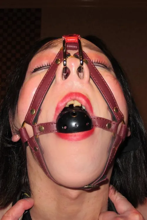 Crossdresser nose hooked